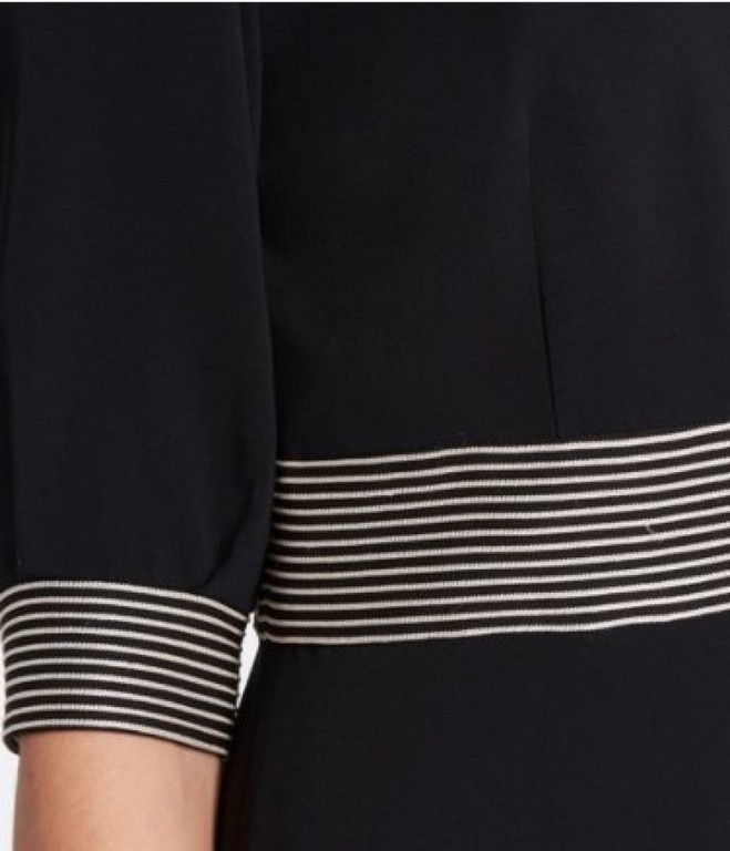 Vestido Preto com riscas brancas  